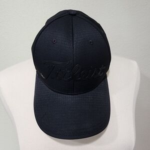 Titleist Black Golf Cap Baseball Style Hat Curved Bill Lightweight Adjustable